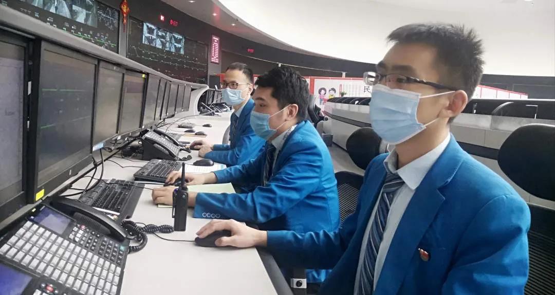 人民日?qǐng)?bào)：開學(xué)季，天津地鐵3號(hào)線暖心服務(wù)，保證師生無憂出行                                                                                                                                                                          